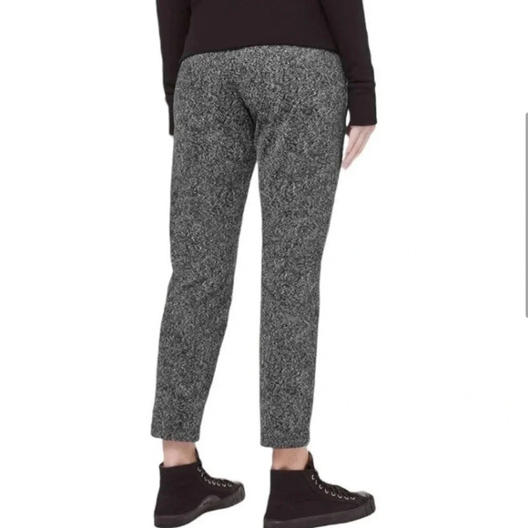 Lululemon On The Fly Pant - Picture 3 of 8